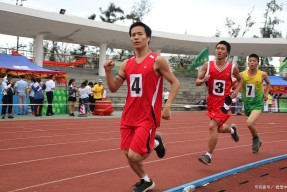 西亚卡姆重返赛场，反败为胜首场状态出色，老鹰观众沸腾！