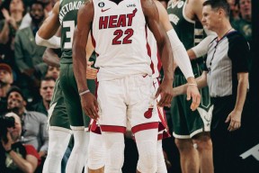 AYX-字母哥在巴塞罗那比赛中连败，突破纪录引发热议！的简单介绍