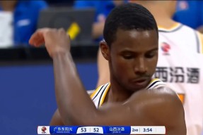 JackeyLove在皇家马德里比赛中战术调整，出色防守引发热议！